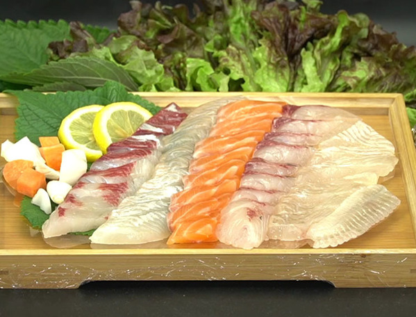 [TV맛집] 모둠 회를 단돈 만 원에 막 퍼준다는 횟집 