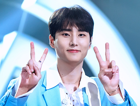 [현장포토] 찬란한 청춘의 노래! DAY6 - 영케이 : 현장포토 : SBS