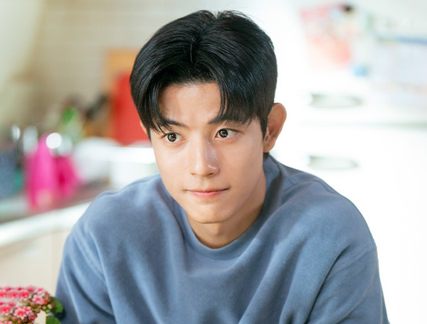‘로몬’, 첫 로맨틱 코미디 도전 합격! : 포토 갤러리 : SBS
