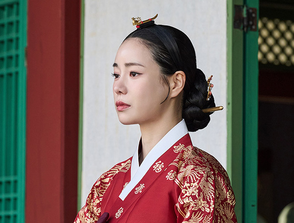 SBS <멋진 신세계> 한태섭 감독, “임지연 캐스팅 0순위! 신서리의 기백 닮아” : 포토갤러리 : SBS SBS <멋진 신세계> 한태섭 감독,  “임지연... 